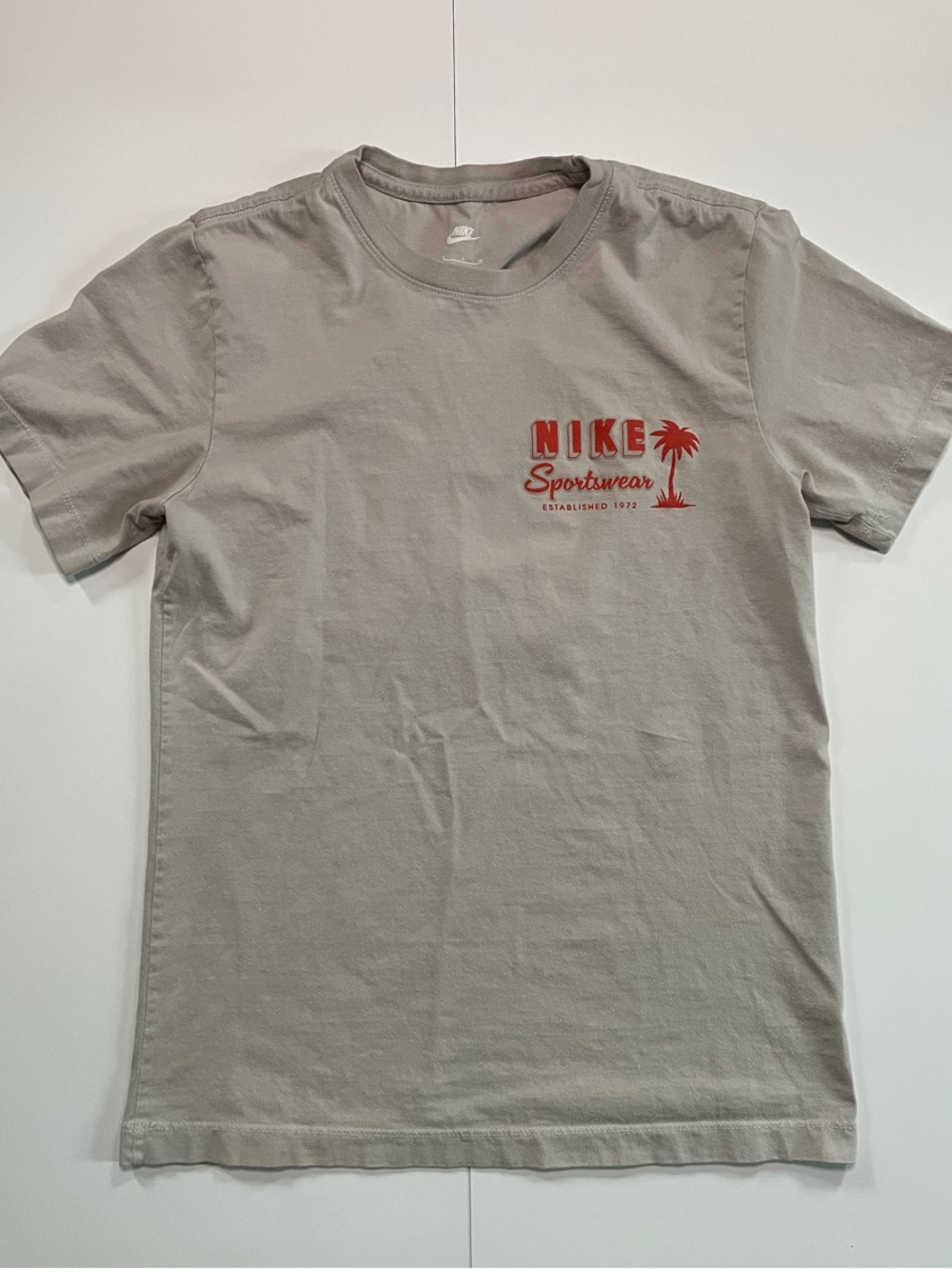 Nike Men’s Sportswear Crew-Neck T-Shirt “Light Iron” HV4627-012”
